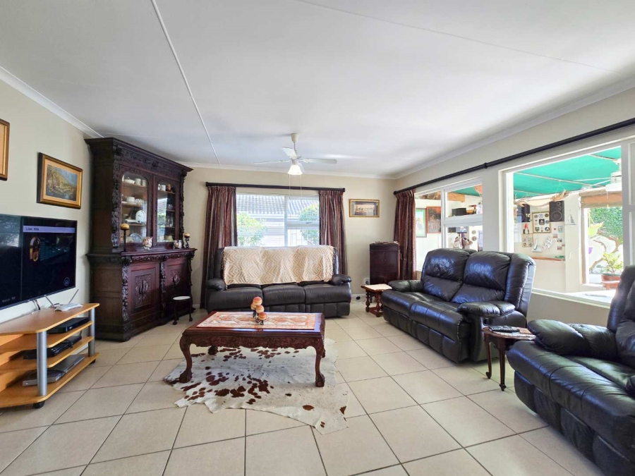 4 Bedroom Property for Sale in Stilbaai Wes Western Cape